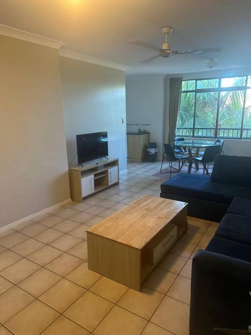 2 Bedroom Family Or Corporate Stay Self-Contained Apartment In Cairns Exterior photo